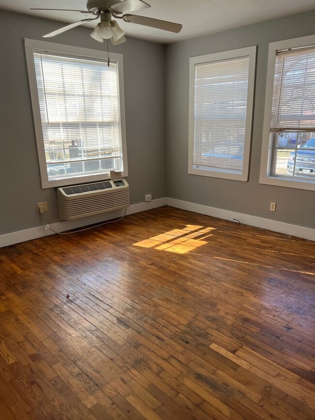 Photo - 1720 N Fremont Ave Unit 1