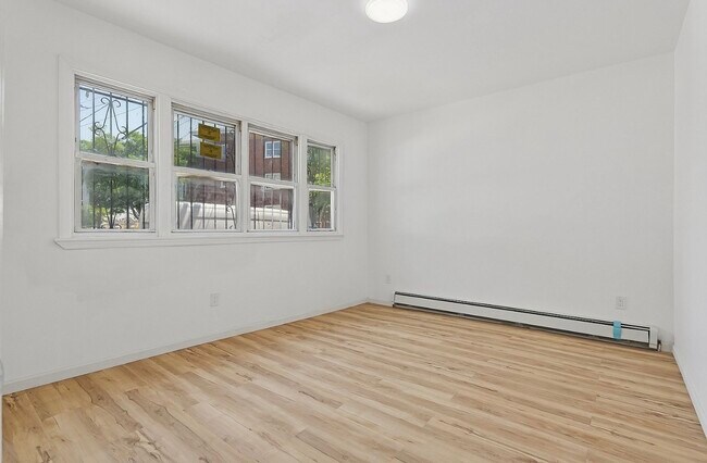 Photo - 55 Hawkins St Unit LARGE 2 LEVEL APARTMENT FOR RENT