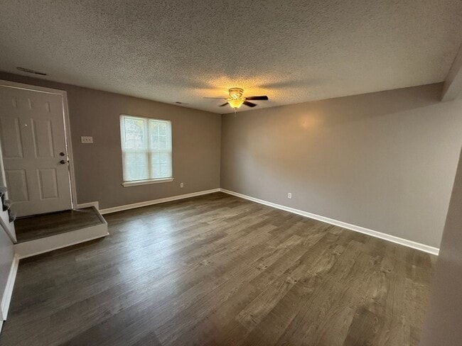 Photo - 906 Seabreeze Ct