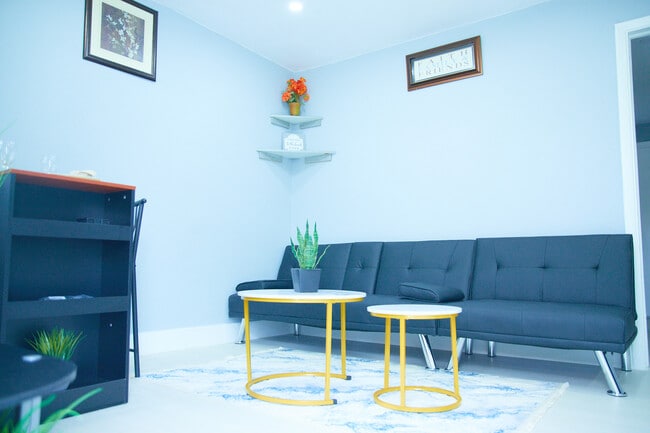 Building Photo - 414 N 60th Way Unit 414 N 60th Way Apt #1