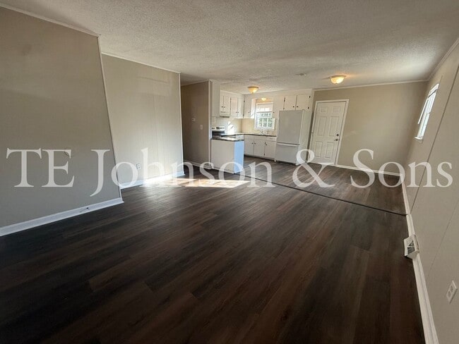 Photo - Cozy 3 Bedroom Home with Modern Touches in...