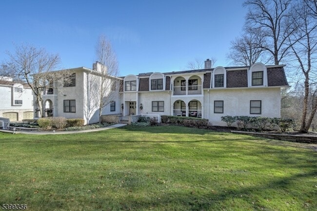 Building Photo - 17 Heritage Dr Unit E