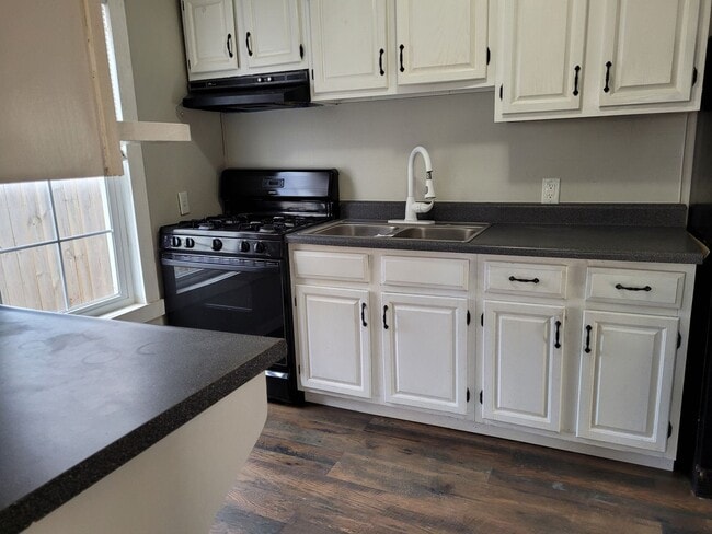 Photo - 4 bedroom/2 bath home