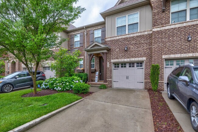 Beautiful Townhome with Garage, Fireplace, Close to Greenway, Dining & Shopping