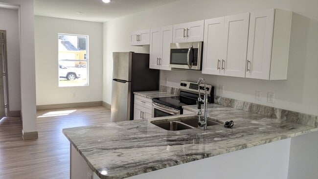 Photo - 733 Lucaya Dr