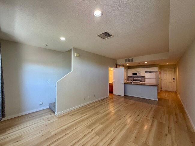 Photo - Cute 2 Bedroom 1.5 Bathroom Located In Downtown Albuquerque!
