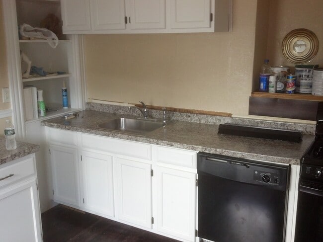 Building Photo - 611 Broadway Unit # 3 Rental