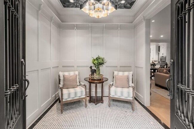 Photo - 407 8th St NE