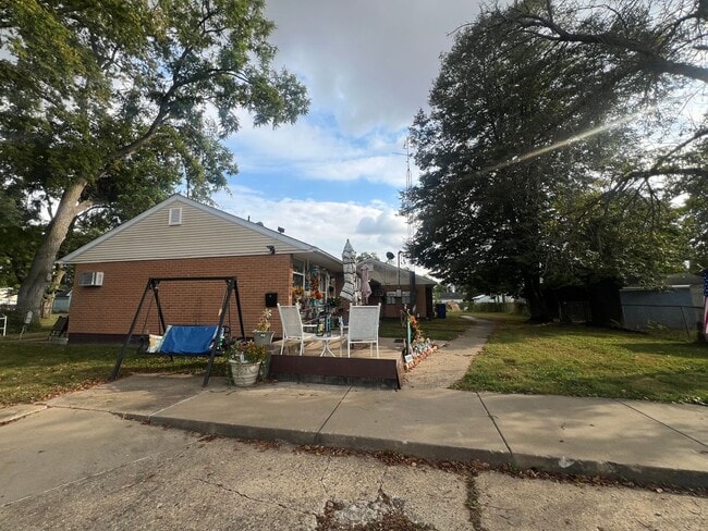 Building Photo - 103 Chestnut St Unit 103 West Chestnut D