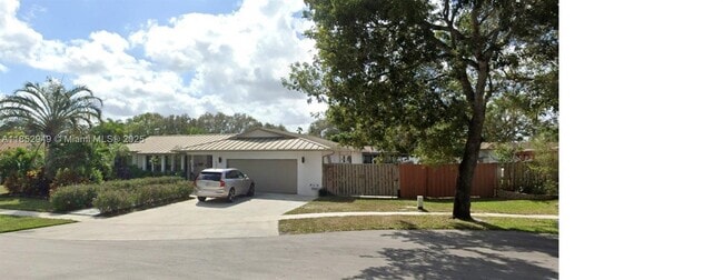Building Photo - 6020 SW 17th Ct Rental
