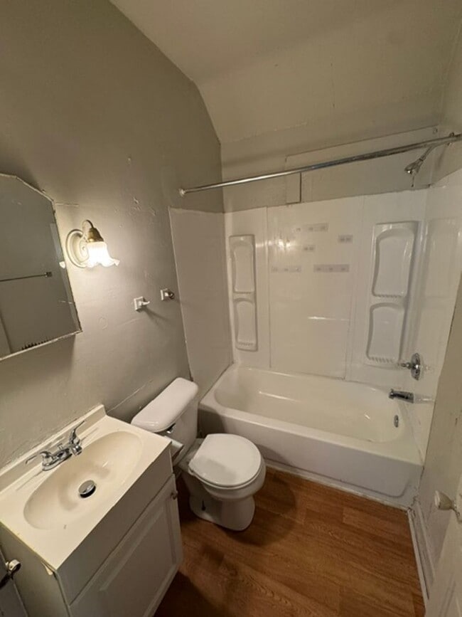 Photo - 308 W Creighton Ave Unit 308 1/2 W Creighton