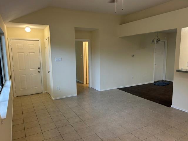 Photo - 825 Mica Ln