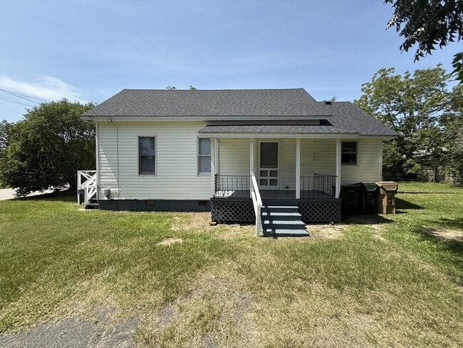 Building Photo - 3 bd 2 ba House
