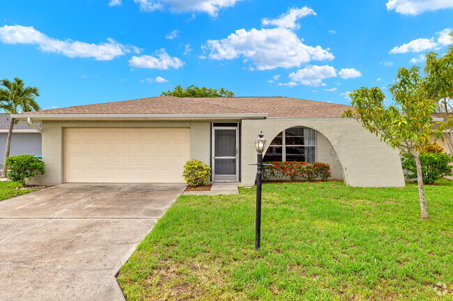 Building Photo - 9801 Owlclover St Rental