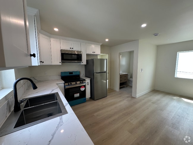 Building Photo - 616 A Rental