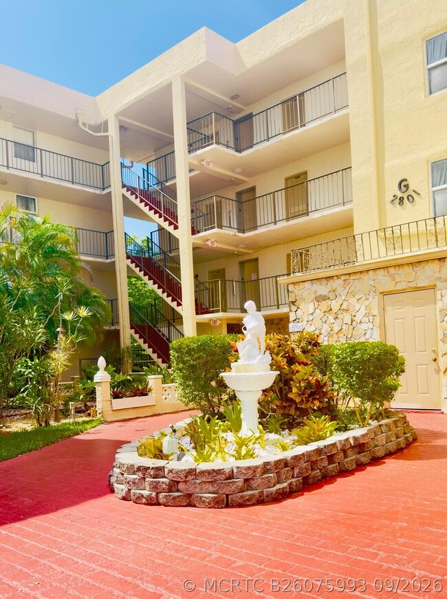 Photo - 2801 Somerset Dr Unit 201