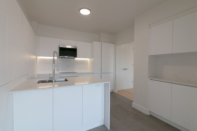 Photo - 3495 Rue de la Montagne Unit 903