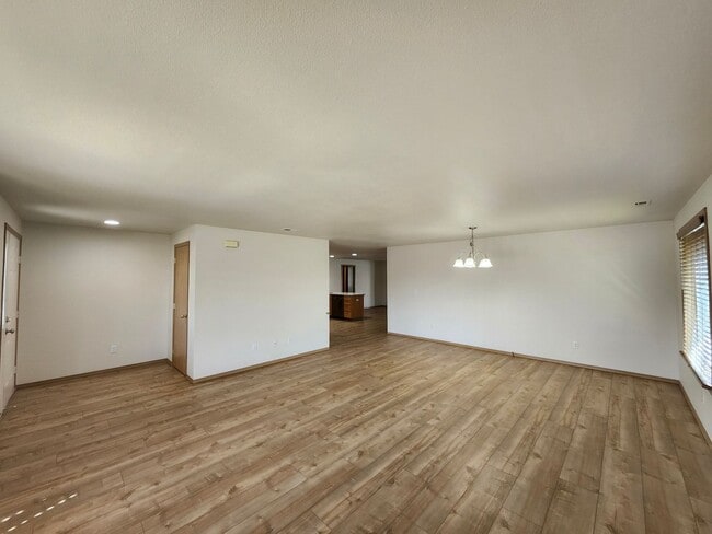 Photo - Updated 3 bed, 2 ba w/Oversized Covered Patio