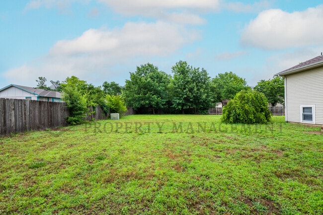 Photo - 2013 N Parkridge Ct