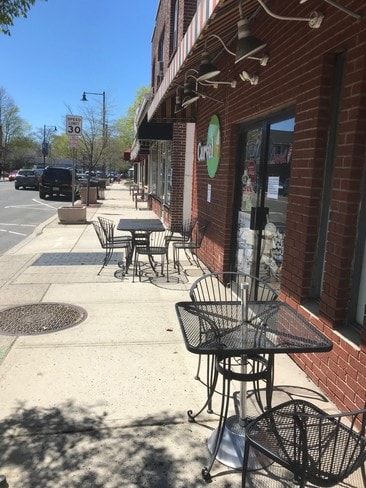 cafeterías locales - 305 Benner St Unidad 305b2