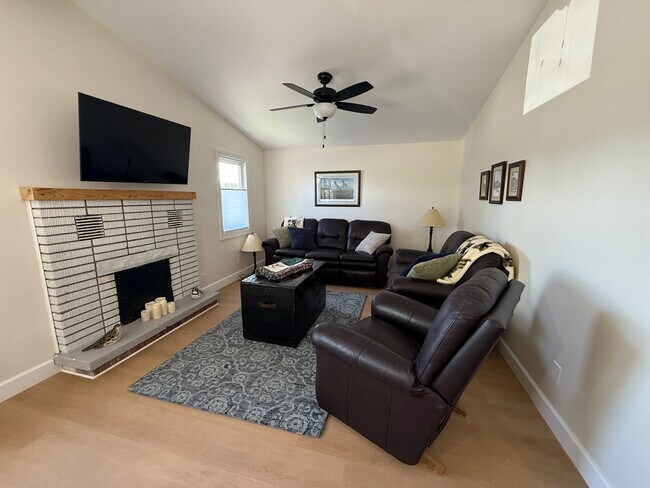 Photo - 8622 Cairn Hwy