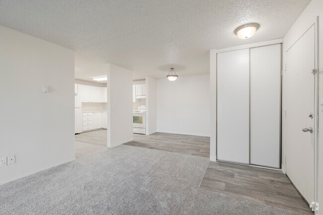 The B1.3 - 2BR, 1BA - 910SF - Living Room