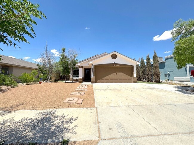 Building Photo - East El Paso 3 bed Refrig A/C with Gorgeous Yard!