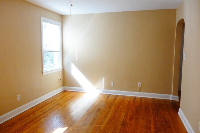 Photo - 8405 Greenwood Ave Unit 2