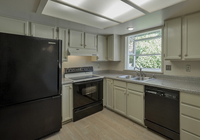 Photo - APPROVED APPLICATION-Comfortable Home located Kent's East Hill