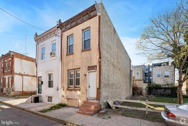 Building Photo - 2350 N Opal St Rental