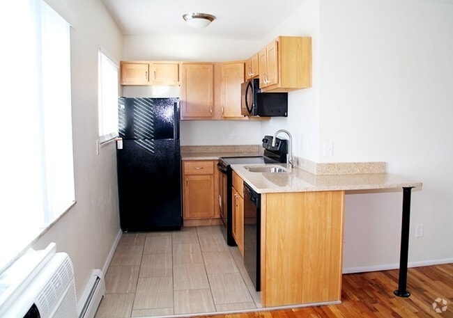 Kitchen - 2955 Madison Road