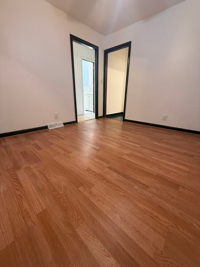 Photo - 3139 S Parnell Ave Unit 1