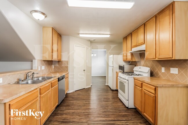 Photo - 25339 Barmby Dr