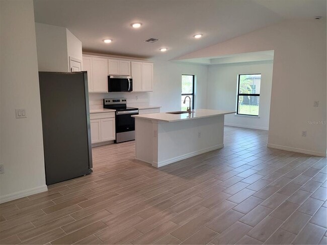 Photo - 11383 Baggot Ave