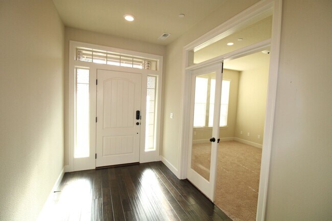 Photo - WELL MAINTAINED, BEAUTIFUL 5 BR HOME IN THE CAMAS HILLS!