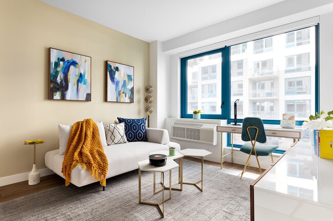 Hamilton Cove apartments — community photo