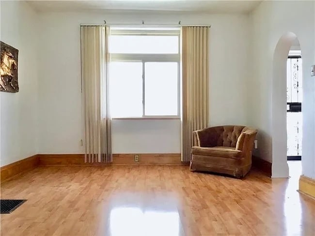 Photo - 3145 Brackenridge St