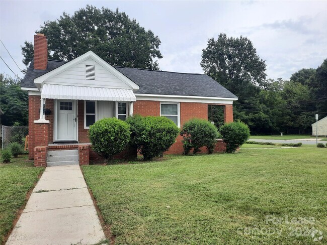 Building Photo - 2424 Statesville Ave Rental