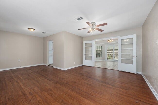 Photo - PRE-LEASING Spacious 2 Bed/1 Bath with Har...