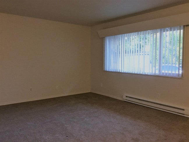 1HABITACIÓN, 1BAÑO: sala de estar - Cedar Manor