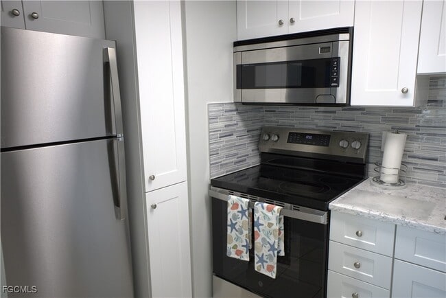 Photo - 58 N Collier Blvd Unidad 1103