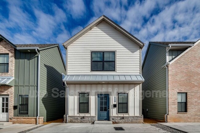 Photo - 604 W 2nd St