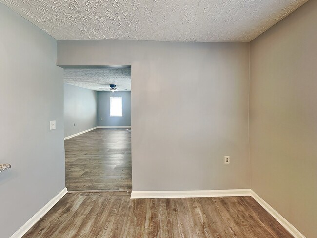 Photo - 249 Chappell Rd NW