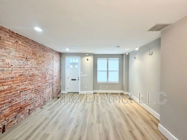 Photo - 1716 V St NW