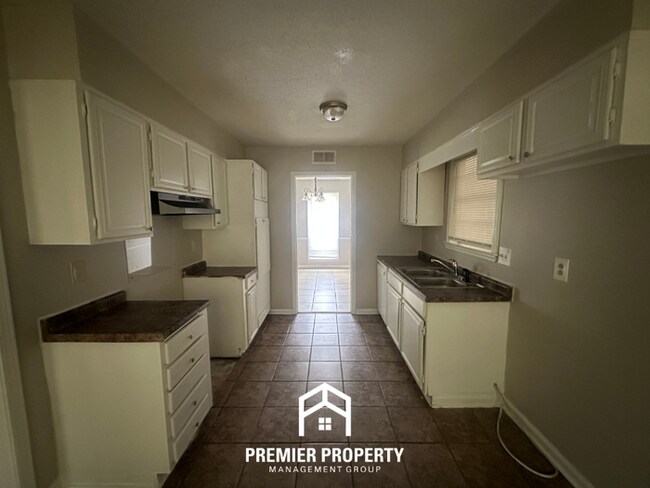 Photo - Spacious 4BR/2BA Memphis Home with 2-Car Garage &