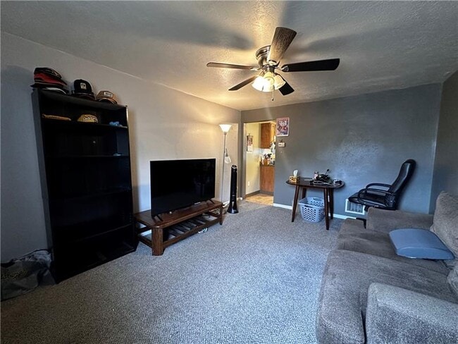 Photo - 234 Hickman St