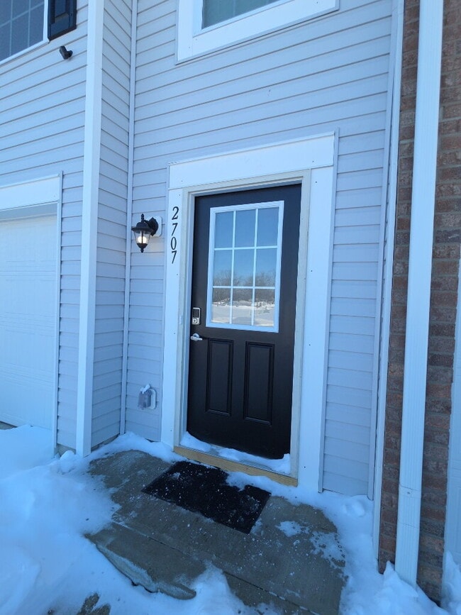 Photo - "Spacious 3-Bedroom Townhouse with 2.5 Baths in Columbus – 1856 Sq. Ft. of Comfort and Style!"