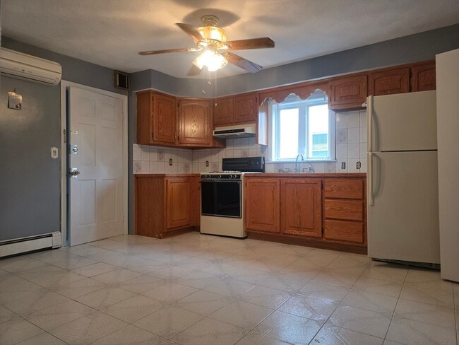 Photo - 63 Oak St Apartment Unit 1