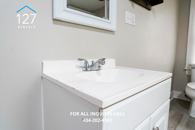 Photo - Bright & Convenient 1BR Apartment in Lynchburg Unit Apartment B - Upper