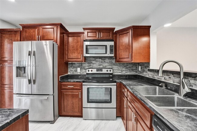 Photo - 9540 Oakburst Ln